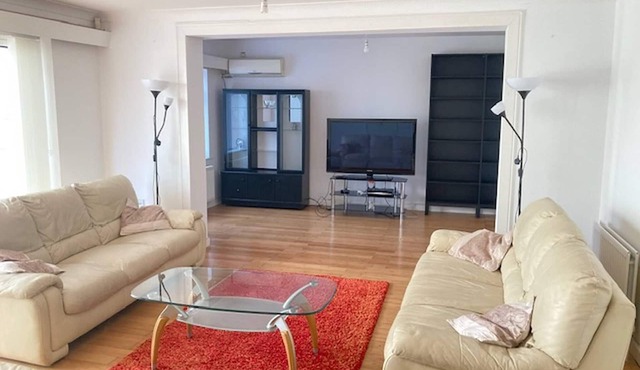 Modern and Spacious 6 Bedroom House