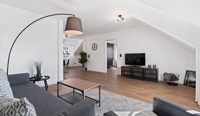Modern Apartment Lio - Nearby Lake and City Center with Wi-Fi