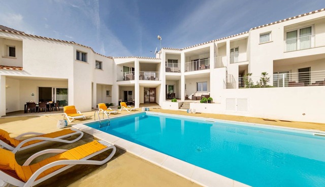modern apartment 5 min from the sea with swimming pool, air conditioning and wi-fi