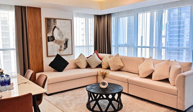Modern Apartment Abu Dhabi, 2BD, Beach View
