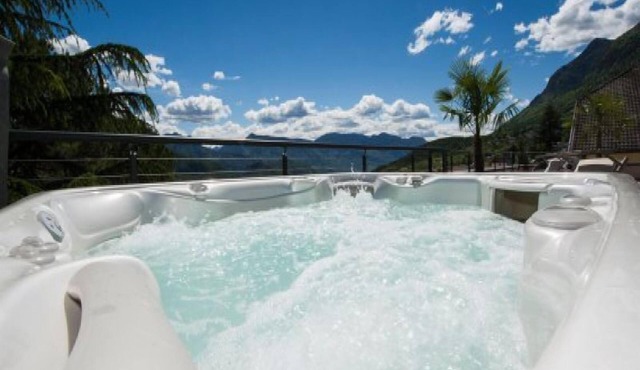 Modern Apartment "App. Chardonnay" with Private Whirlpool, Mountain View