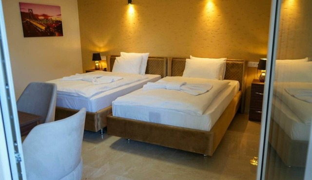 Modern Apartment | Balcony | 2 Bedrooms | Parking Space