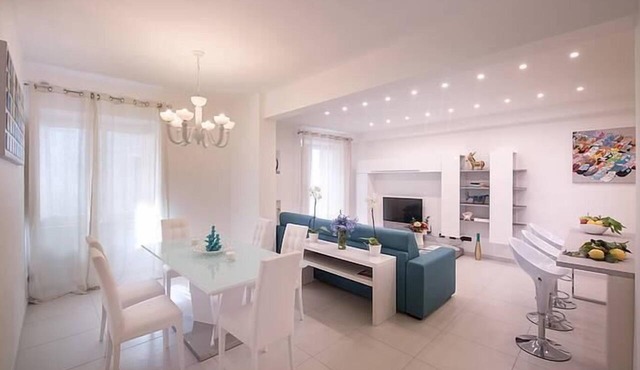 Modern Apartment close to the Beach - Corso 4 by AMALFIVACATION.IT