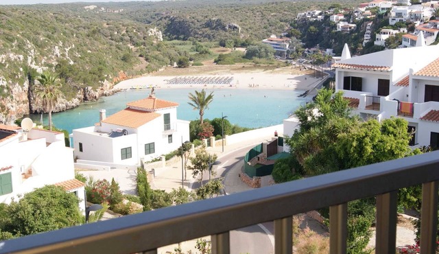 Modern apartment with a fantastic view over the bay