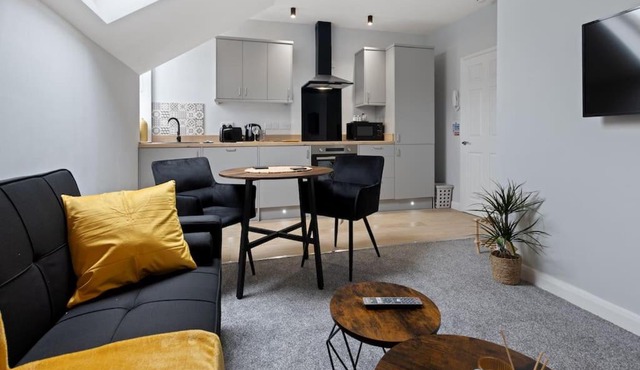 Modern Apartment Free Off Road Parking King Room Suite 10