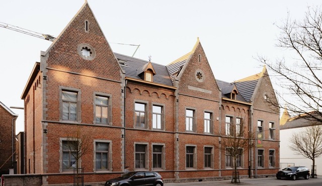Modern apartment in Bree with parking