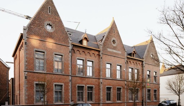 Modern apartment in Bree with parking