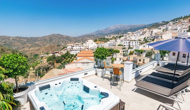 Modern apartment in Competa with Mountain View, Shared Pool & Wi-Fi