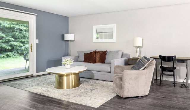 Modern Apartment in Prime Location (ID7450X1)