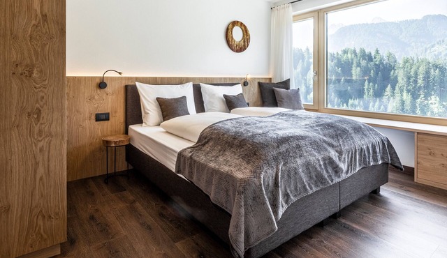 Modern Apartment 'Ravison' with Mountain View, Garden & Wi-Fi
