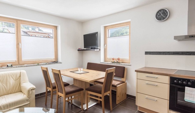 Modern Apartment "Reider" with Mountain View, Wi-Fi, Balcony & Sauna