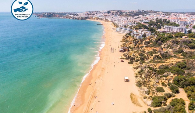 Modern Apartment with Pool near Beach, Albufeira