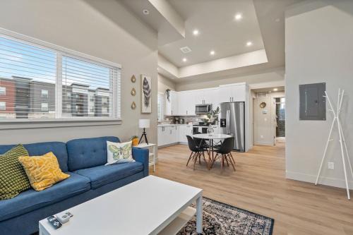 Modern Apartment with Views