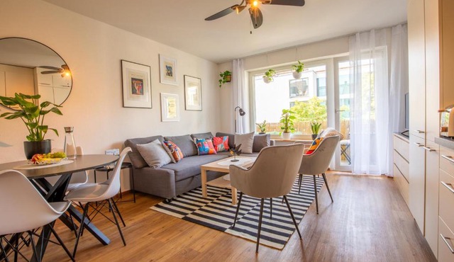 Modern Apartment with Balcony near SBB - Special CUATRO PICASSO Apartment, Basel, up to 6 guests