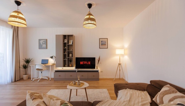 Modern Apartment with Private Parking and Balcony, Timisoara center