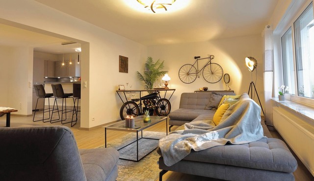 Modern Apartment "Zweiradparadies" with Wi-Fi, Terrace & Garden