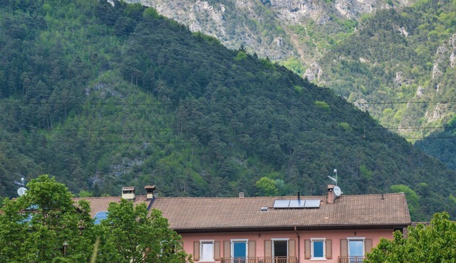 Modern apartments with balcony and lake view- full comfort- Ledro, Mezzolago,