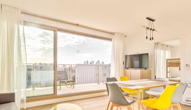 Modern Apt with Balcony-6P-Close to Disney/Paris