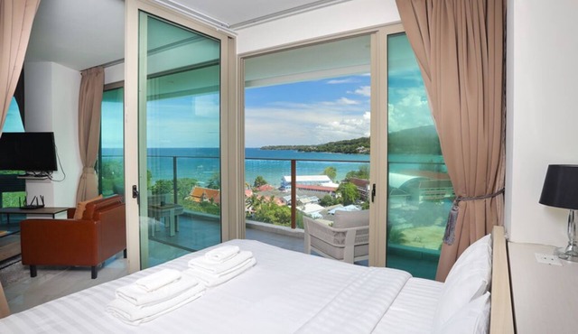 Modern apt, full sea View, 4 min walk to kamala beach, pick up Airport service