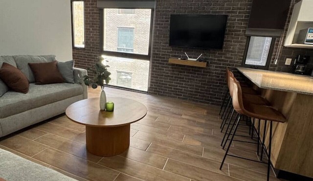 Modern apt in Col Americana