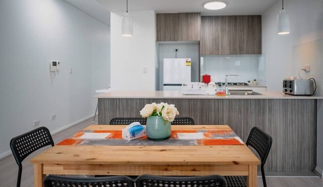 Modern Apt in Rouse Hill | Close to Train Station