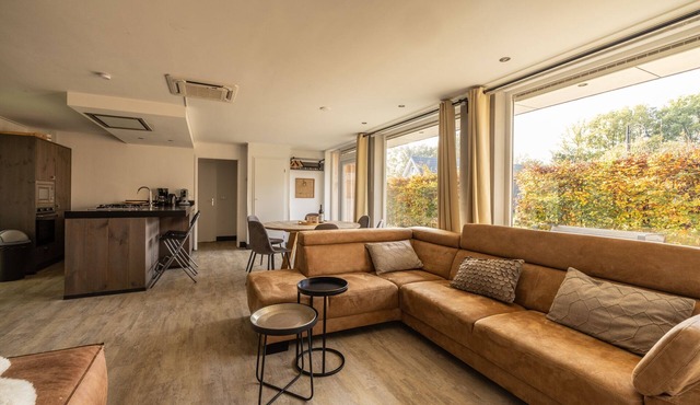 Modern & attractive holiday bungalow 23 (8 to 9 people).