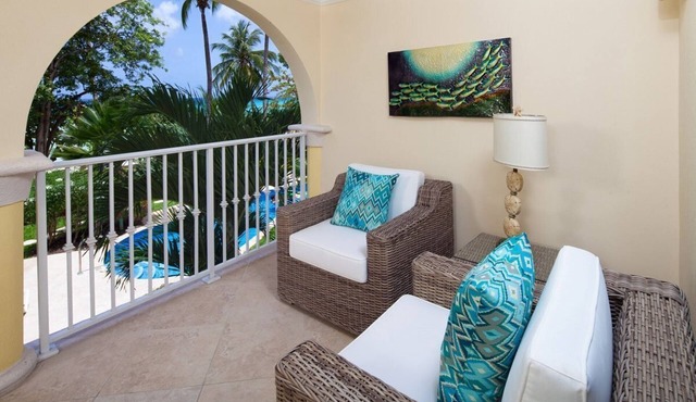Modern Beachfront Condo with Pool - Sapphire 116