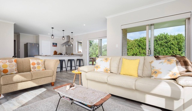 Modern Beach Break - Waihi Beach Holiday Home