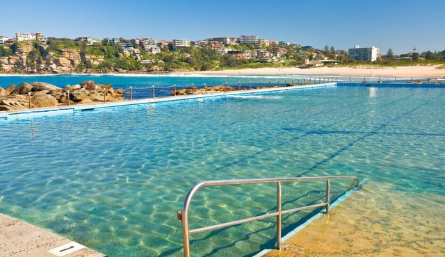 Modern Beach Pad - Seconds to the Beach