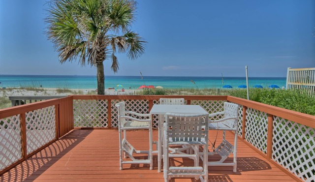 Modern Beachfront 2BD3BA Beach House. Sleeps 8!