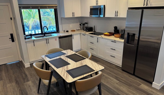 Modern, Beautiful Studio/ 1- and 3-bedroom suites