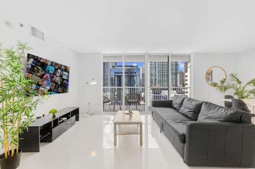 Modern Brickell Condo with Prime City Views