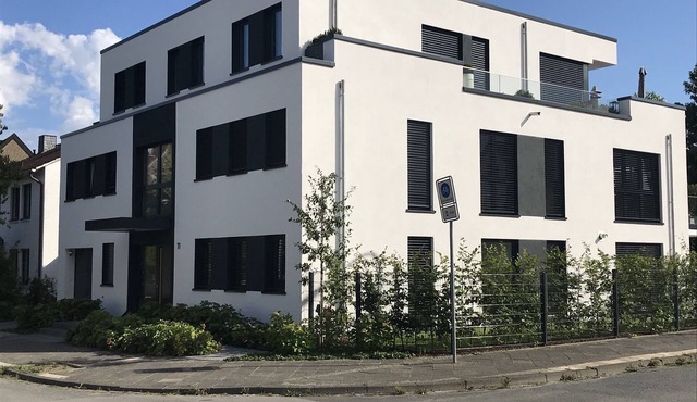 Modern, bright apartment at the Moerser Schlosspark