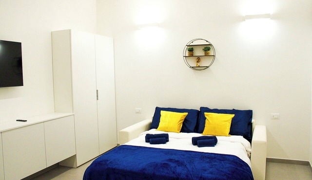Modern & Bright Apartment near Porta Garibaldi
