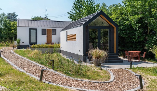 Modern, Bright Tiny House in Nature by Vineyards with Private Terrace