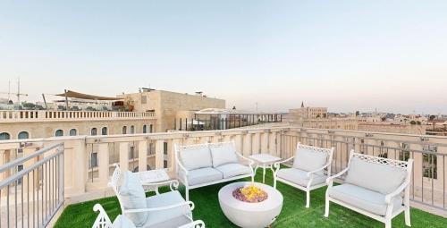 Modern Bright Mamilla Gem - Prime Location