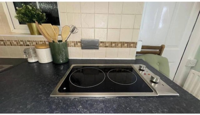 Modern Budget Studio Birmingham | Private Kitchen, Parking & Smart Amenities