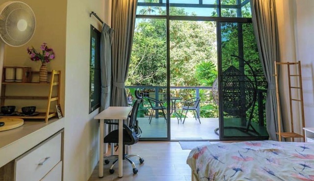 Modern Bungalow with workspace