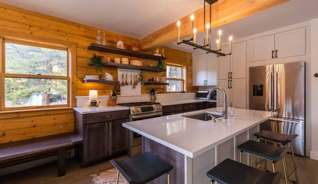 Modern Cabin in Spring Creek | 4 Bedroom | Bunk Room | Gas Grill | Parking