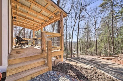 Modern Cabin w/Fire Pit < 3 Mi to Trails!