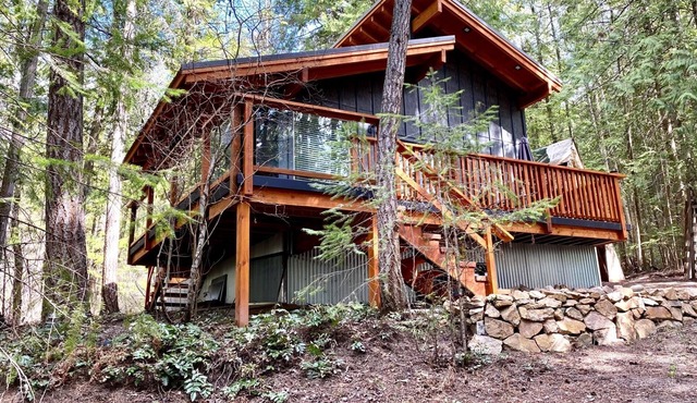 Modern cabin with private beach access in Blind Bay!