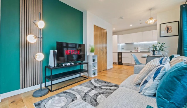 Modern Central Birmingham 2BR Near Bullring with Superfast Wi-Fi, Netflix & PS5