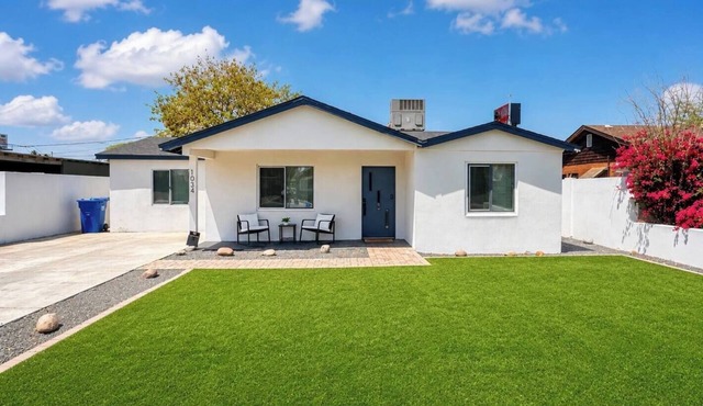 Modern Central PHX Home | 4 Bed 2 Bath | Sleeps 10
