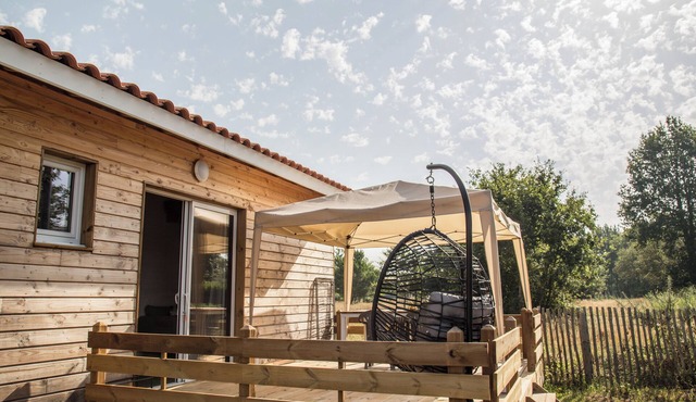 Modern chalet 100 m from cycle paths, ideal for families or couples. Pets ok