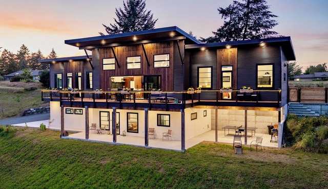 Modern Chalet Lux Home with Mnt Views, Hot Tub & EV Charger