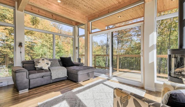 Modern Chalet with Mountain and Lake view by Reserver.ca