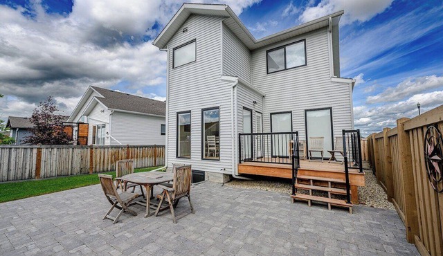 Modern Charm | Full House + AC | 2 Smart TVs