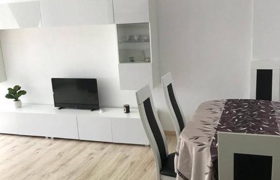 Modern&Chic Airbnb