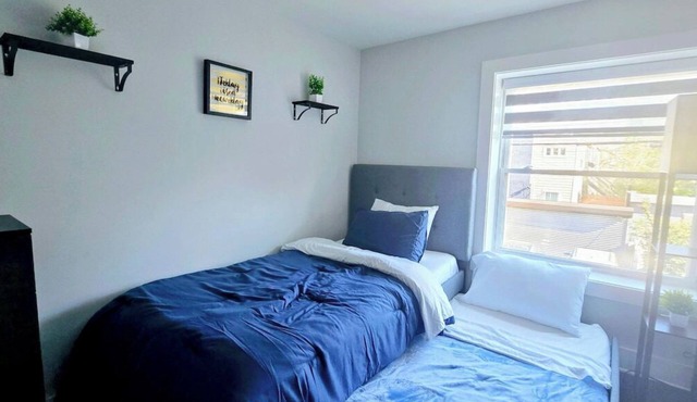 Modern, Chic & Metro Accessible, 3Bd, FREE Parking