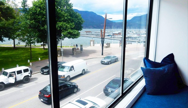 Modern Chic Waterfront Retreat in the Heart of Downtown Kelowna